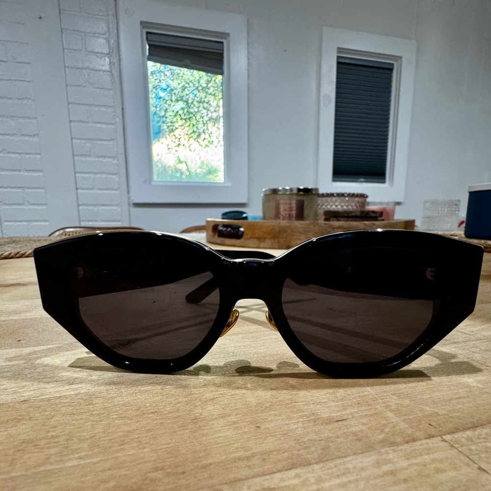 Dezi Chic Black Sunglasses